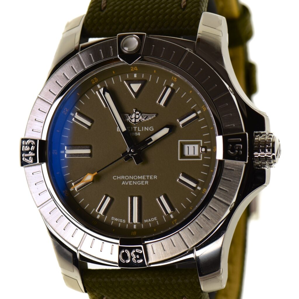 Breitling Avenger Automatic 43mm Reference A17318101L1X1 — photo 1