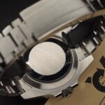 Rolex Submariner Date 'HULK' 40mm Reference 116610LV — photo 5